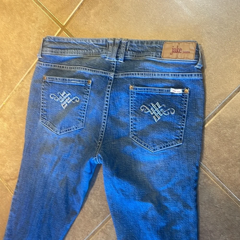 Jake Allie shredded Jeans!  11